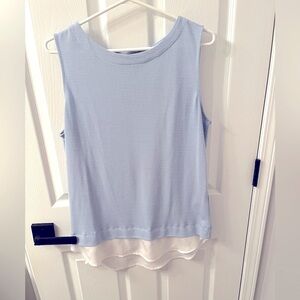 Banana republic short sleeve tee with bottom detail